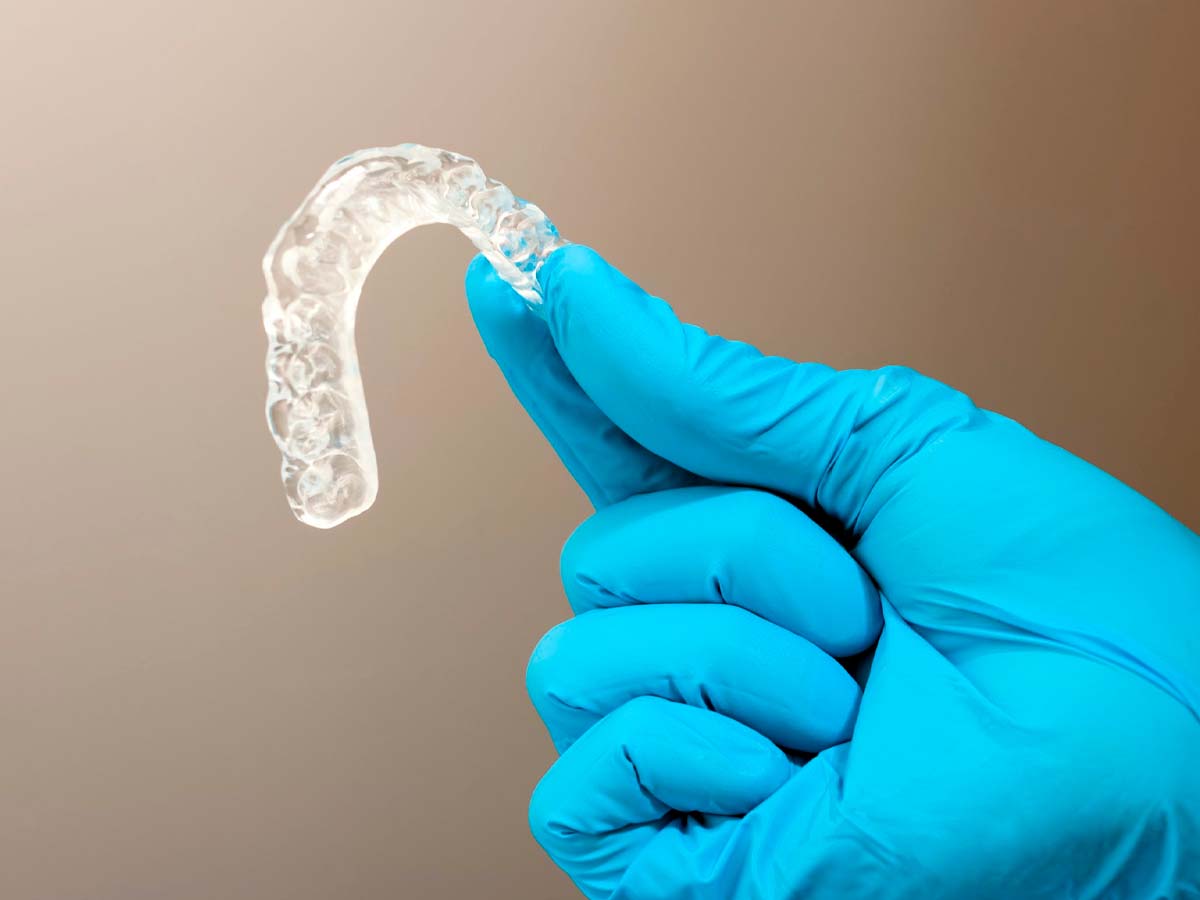 Placa de acrílico ou silicone: Descubra o preço e muito mais