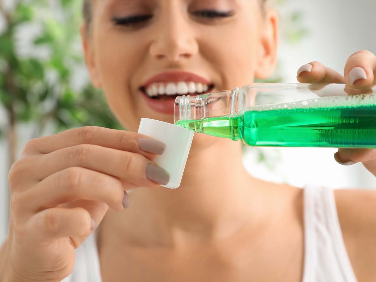 Dez motivos para usar enxaguante bucal diariamente